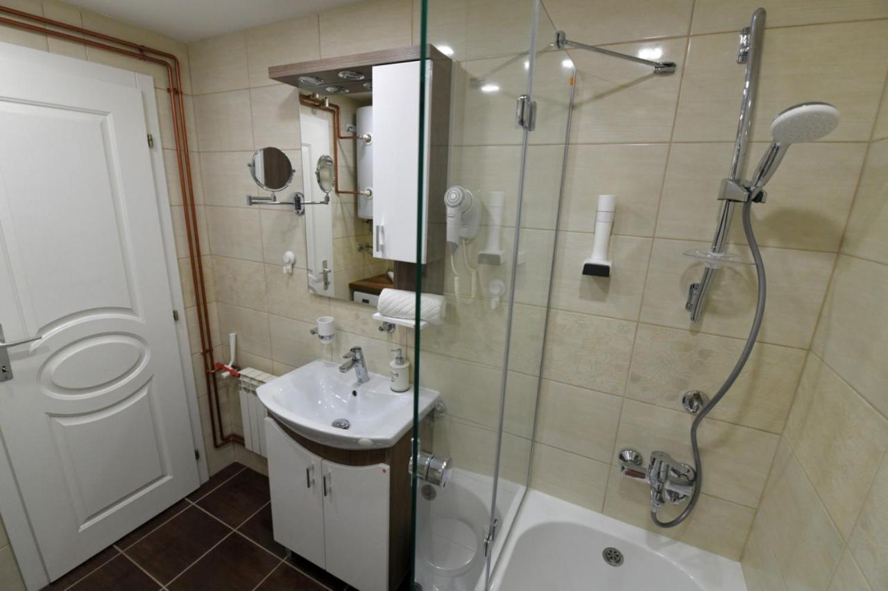 Family Apartman Bijeljina Esterno foto